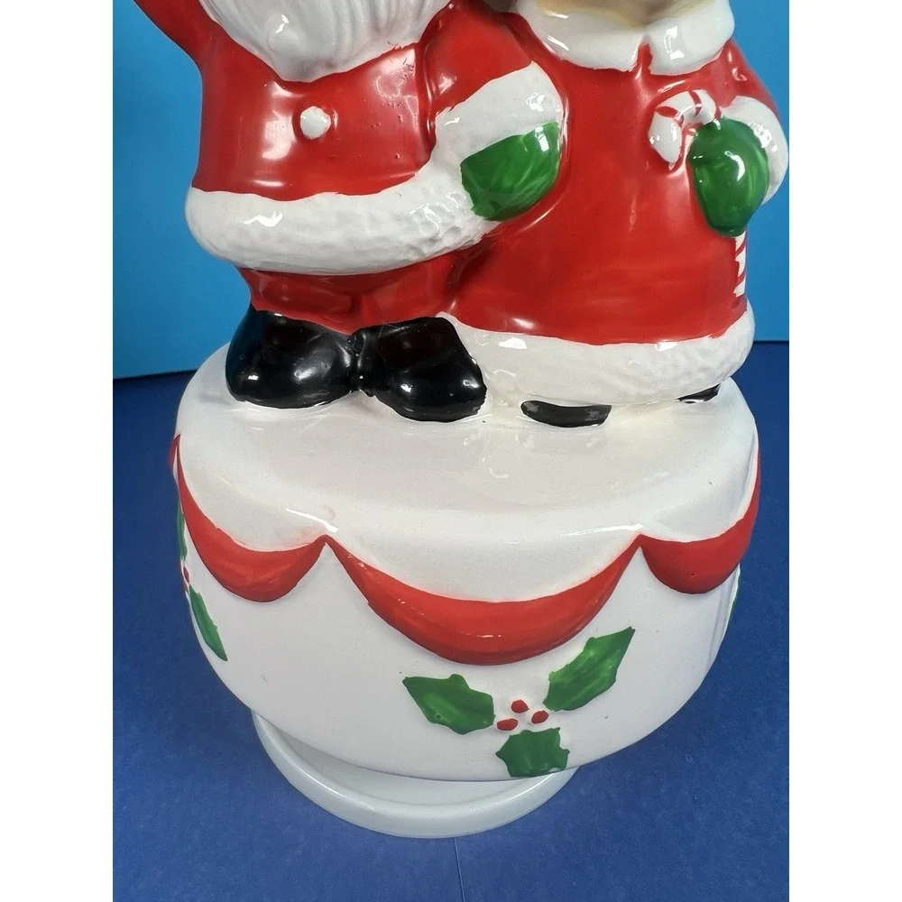 Santa & Mrs Clause Musical Figurine- Plays 